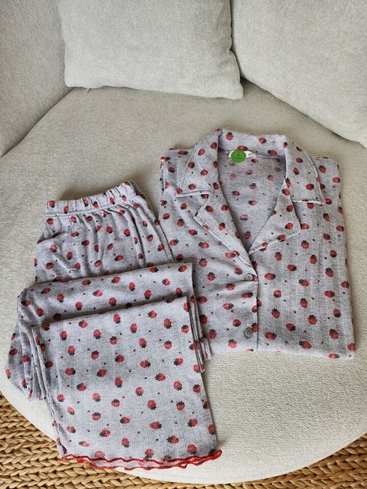 Çilekli Pointel Büyük Beden Pijama Takımı - Kısa Kollu