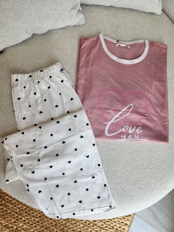 Tiny Hearts Penye Büyük Beden Pijama Takımı-Kapri Kısa Kollu